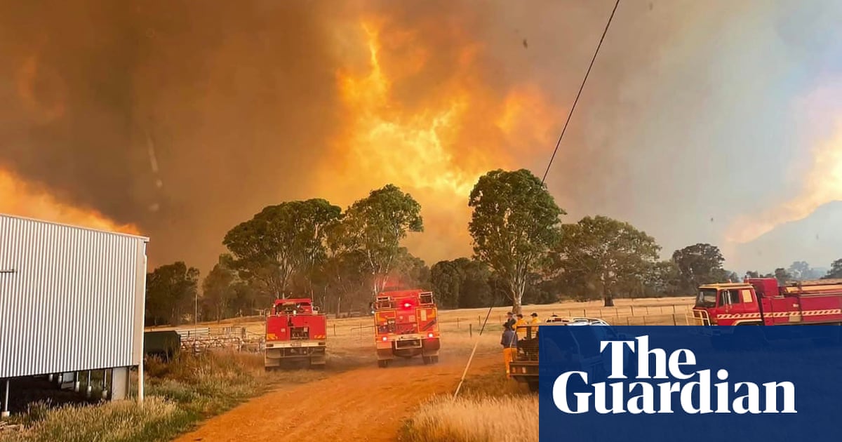 Evacuations in Victoria under way amid extreme fire threat, soaring temperatures and high winds