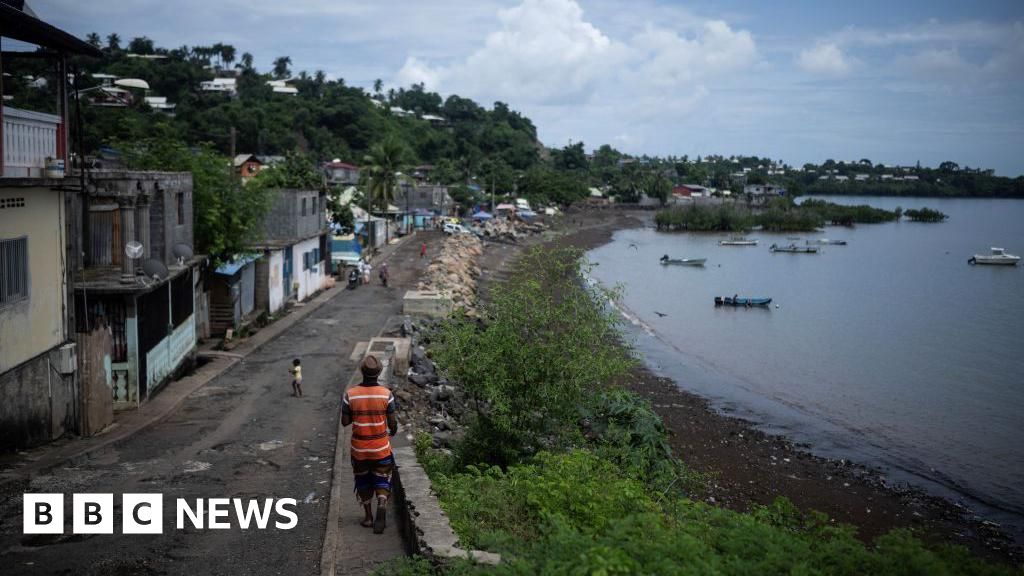 Fears of heavy death toll after cyclone hits Mayotte