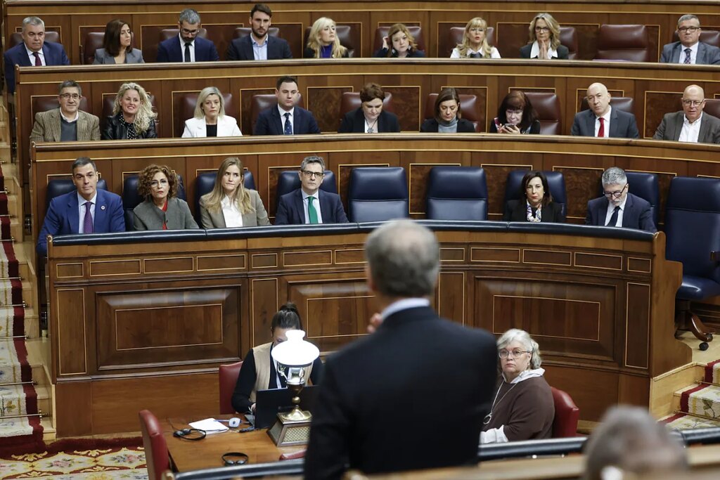 Feijóo carga contra Sánchez: "El independentismo no perdonará sus mentiras ni los jueces, su corrupción. Usted es incompatible con España"