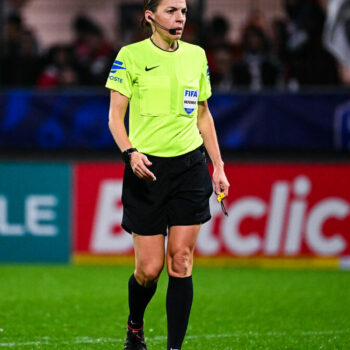 Football : Stéphanie Frappart n’est plus la meilleure arbitre du monde