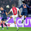 Football : la vidéo de l’incroyable coup de canon du Danois Anton Gaaei avec l’Ajax Amsterdam