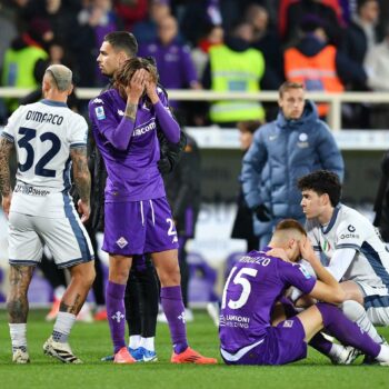 Football : le match entre la Fiorentina et l’Inter Milan interrompu puis reporté après le malaise d’un joueur