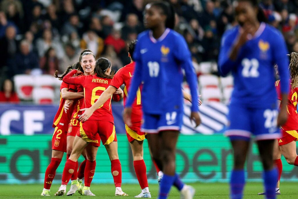 Football : les Bleues subissent la loi de l’Espagne