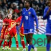 Football : les Bleues subissent la loi de l’Espagne