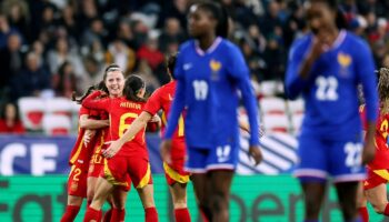 Football : les Bleues subissent la loi de l’Espagne