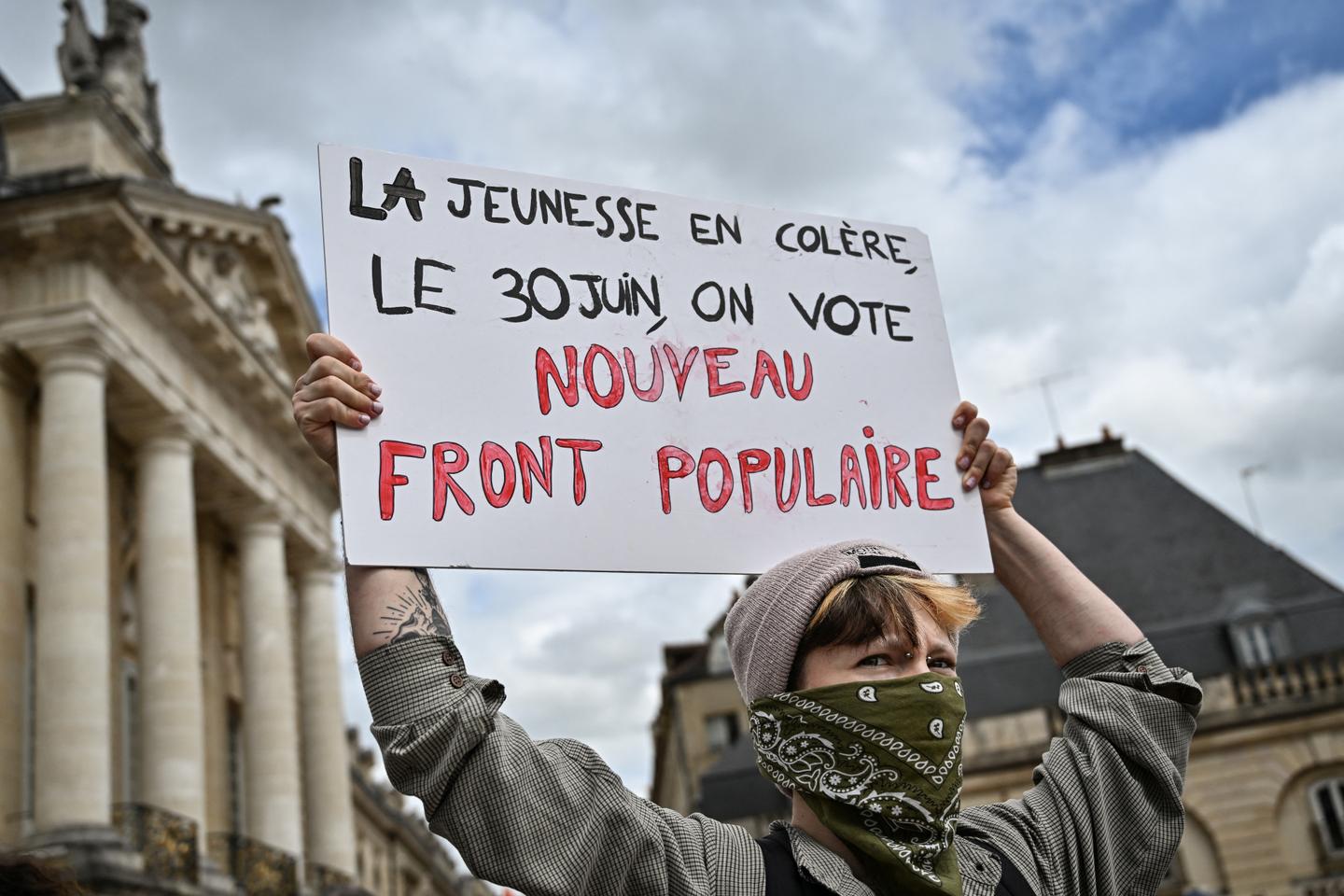 « Fractures françaises » : « la jeunesse, tantôt diabolisée, tantôt convoitée »