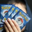 « Il était accroché au capot de la voiture » : la vente de cartes Pokémon dégénère à Vincennes