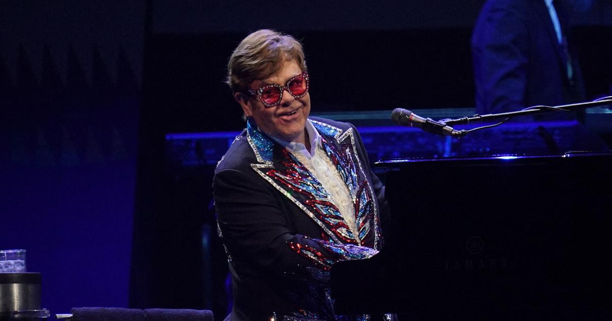 «J’ai perdu la vue» : Elton John révèle être devenu aveugle