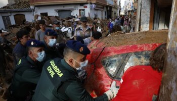 La Guardia Civil pagará hasta 80 euros por día trabajado al personal que participó en la gestión de la DANA