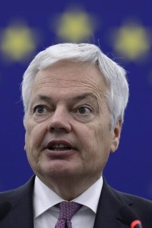 La Policía belga registra dos viviendas del excomisario de Justicia Didier Reynders por presunto blanqueo de dinero