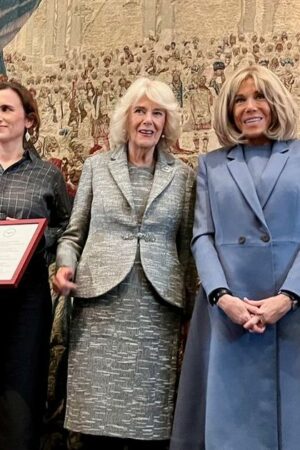 La reine Camilla et Brigitte Macron remettent un prix pour promouvoir la lecture entre les deux rives de la Manche