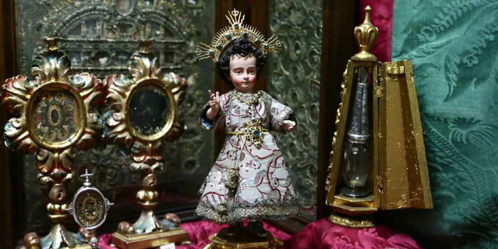 Las carmelitas descalzas muestran los tesoros del convento de las Teresas durante la semana del Congreso