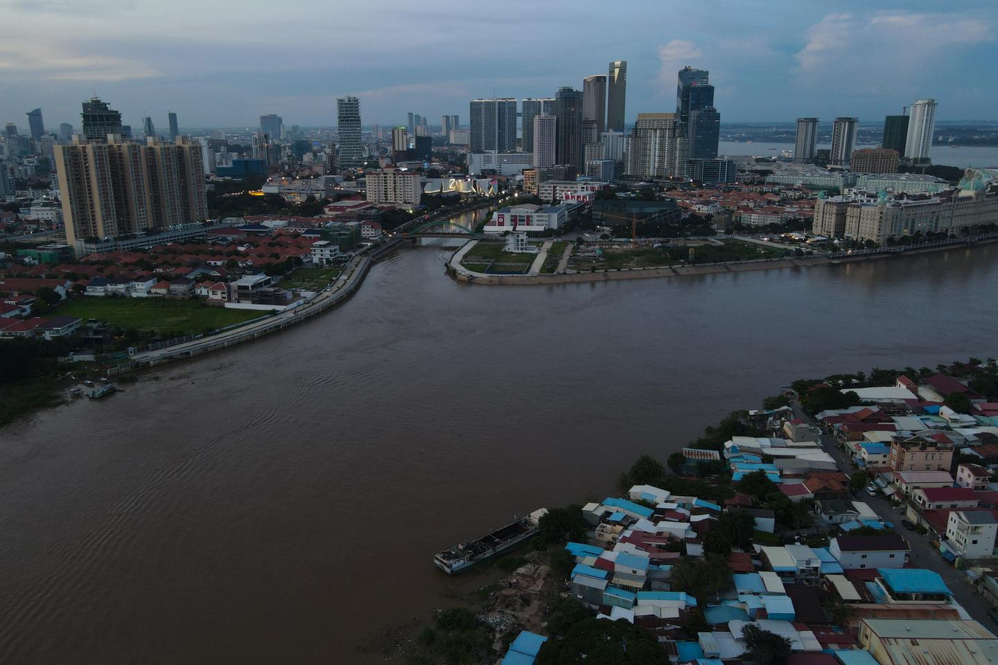 Le Cambodge se rêve en pays riche, avec un lourd prix à payer pour les plus pauvres