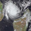 Le cyclone Chido arrive au Mozambique après avoir semé la désolation à Mayotte