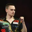 Ricardo Pietreczko ballt bei der Darts WM die linke Faust