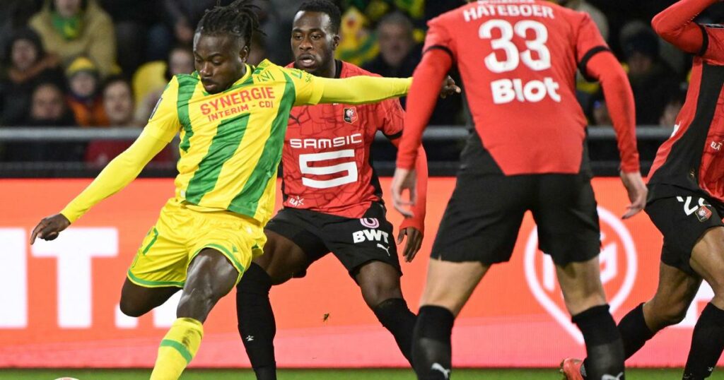 Ligue 1 : un éclair de Simon et Nantes empoche le derby contre Rennes, Strasbourg et Reims se neutralisent