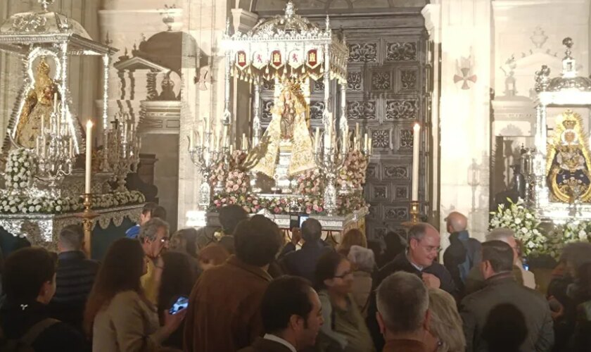 Los sevillanos arropan a Consolación, Setefilla y Valme para la Procesión Magna de Sevilla