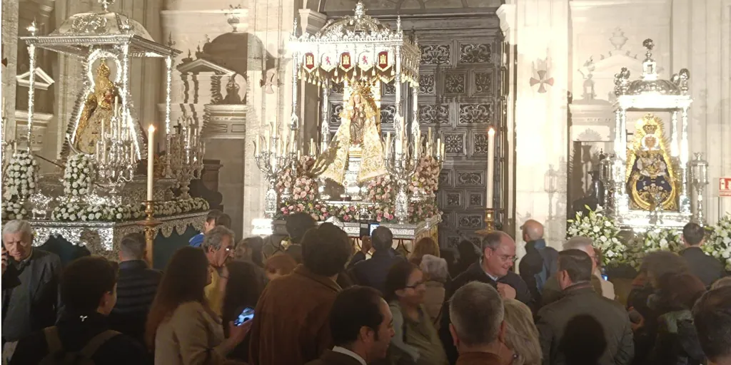 Los sevillanos arropan a Consolación, Setefilla y Valme para la Procesión Magna de Sevilla