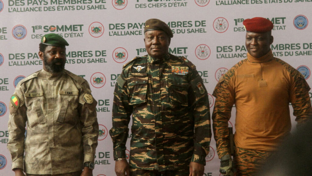 Mali, Niger et Burkina jugent "irréversible" leur retrait prochain de la Cédéao