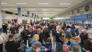 Manchester Airport Christmas travel chaos as departure lounges rammed ahead of 'great festive getaway'