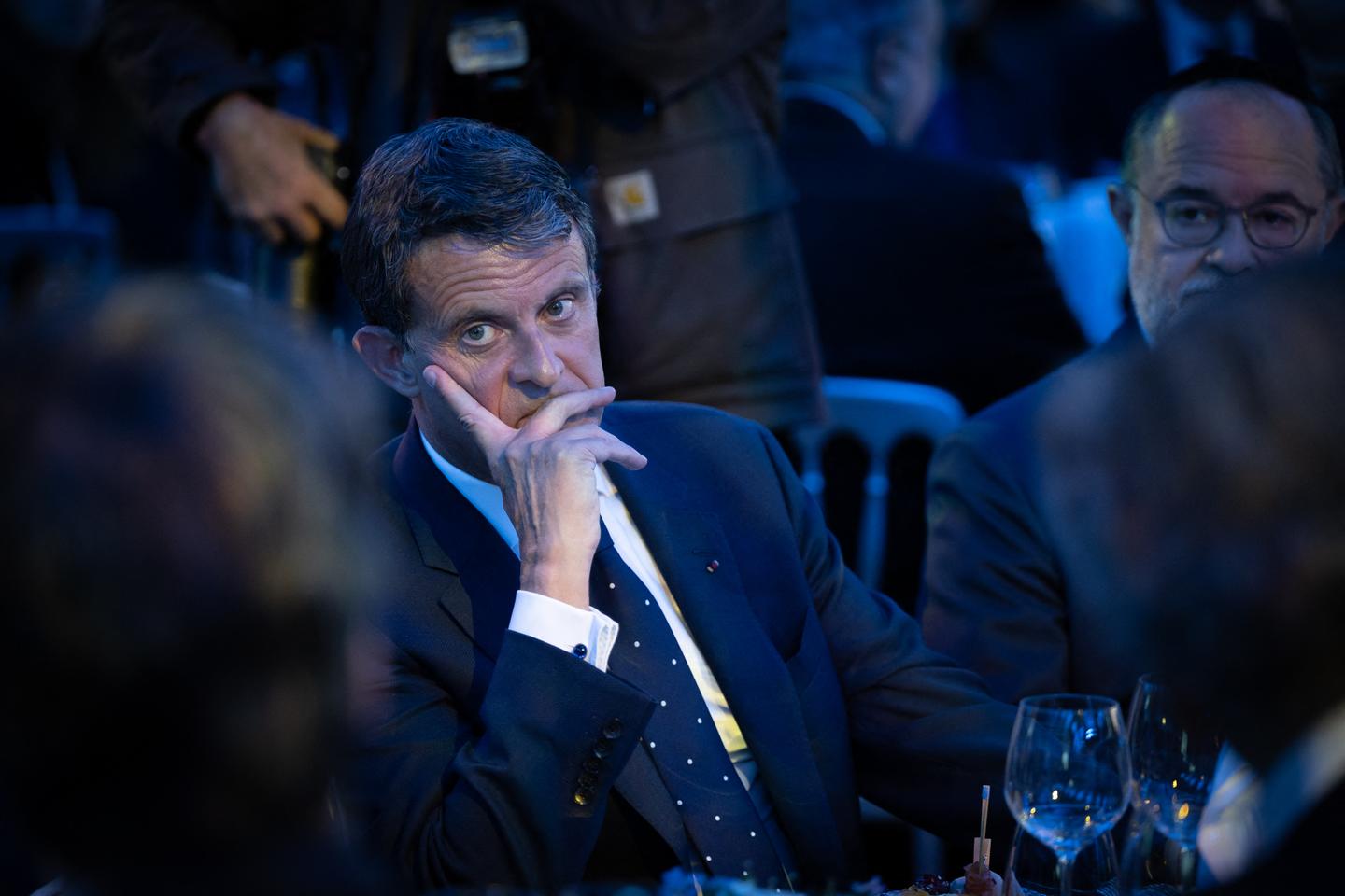 Manuel Valls, un revenant aux outre-mer pour résoudre les crises à Mayotte et en Nouvelle-Calédonie