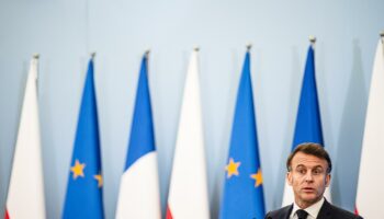 Matignon : la nouvelle journée de valse-hésitation d’Emmanuel Macron, contraint de repousser le délai qu’il s’était lui-même fixé