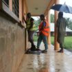 Mayotte : le cyclone Chido, en approche, menace l’archipel, placé en alerte violette, le plus haut niveau, par la préfecture