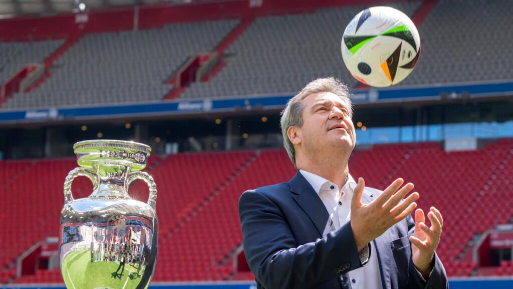 Ministerpräsident kommentiert Fußball: Tor für Söder