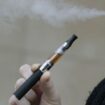 Moins de fumeurs mais plus de vapoteurs, c’est grave, docteur ?