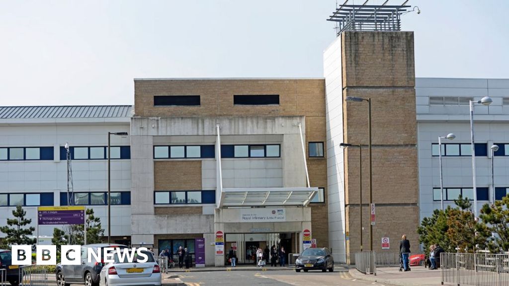 Mothers and babies had 'adverse outcomes' at maternity unit, report says