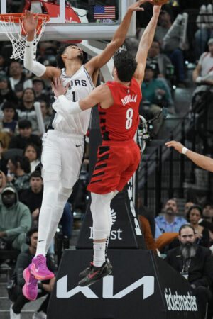 NBA : la vidéo incroyable des 10 « blocks » de Wembanyama face à Portland