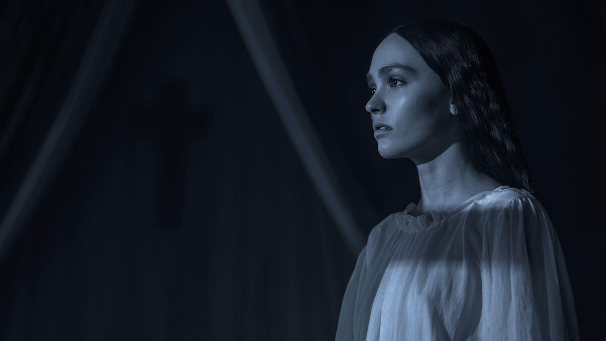 « Nosferatu » avec Lily-Rose Depp, un film de vampires à l’ancienne