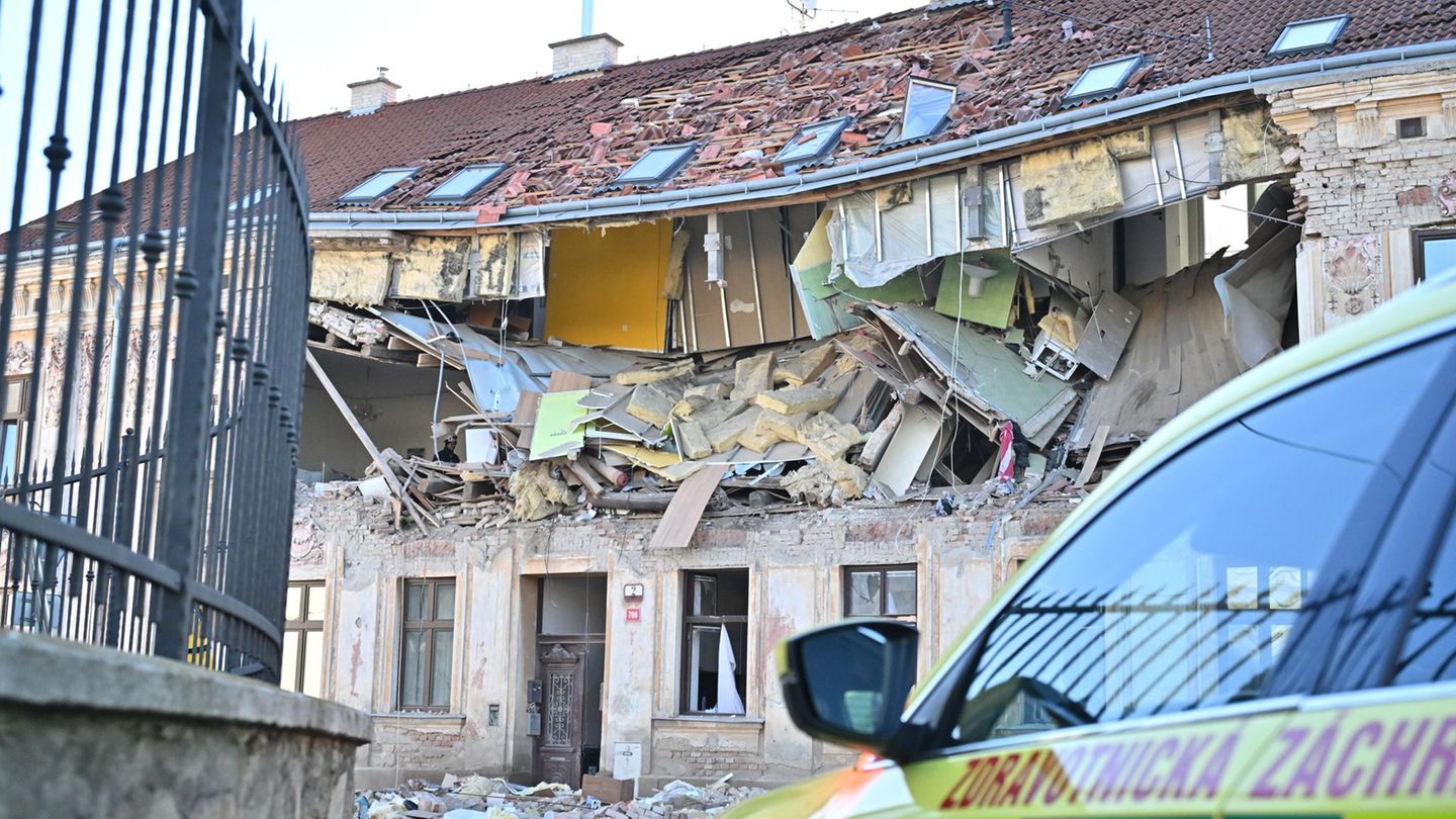 Eine Explosion hat ein Wohnhaus im tschechischen Znojmo verwüstet. Foto: Pavlíèek Lubo/CTK/dpa