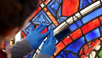 Notre-Dame de Paris : l’artiste Claire Tabouret sélectionnée pour réaliser les nouveaux vitraux