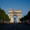 Paris: L'Arc de Triomphe évacué, un homme a menacé de le faire exploser