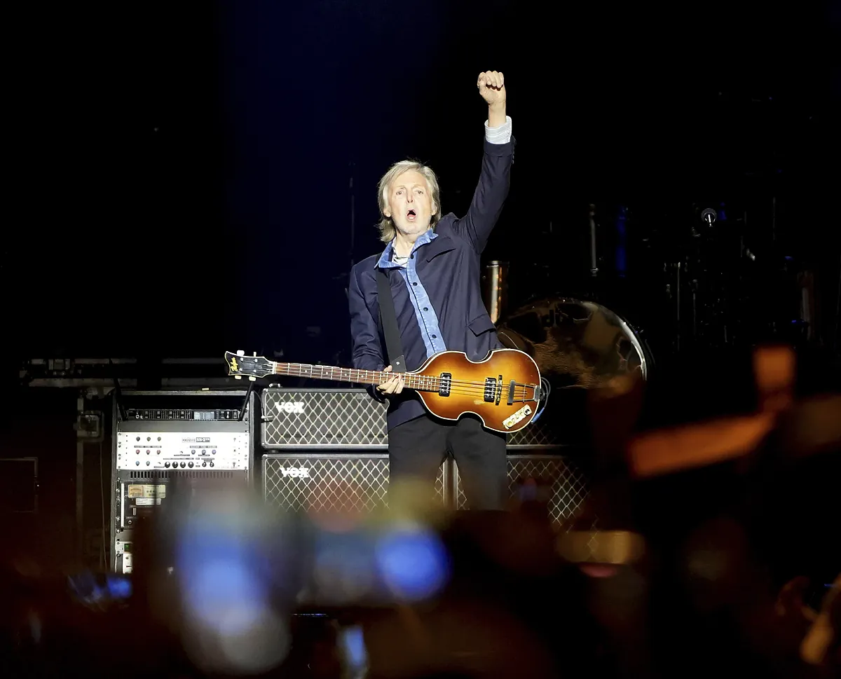 Paul McCartney celebra en Madrid el legado de los Beatles en un concierto gigante con aroma a despedida