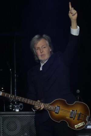 Paul McCartney en concert à la Paris La Défense Arena : 2h30 d’un show magique et historique