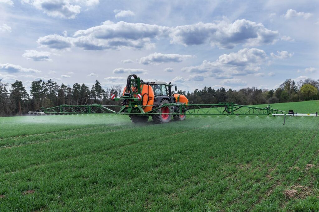 Pesticides : « La recherche de compromis, accompagnée d’une indemnisation des victimes, doit cesser d’être pensée comme l’unique solution »