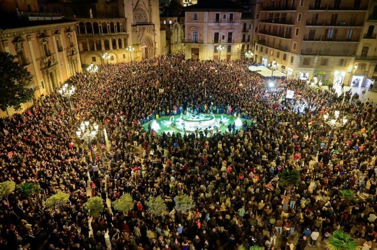 Près de 100.000 manifestants à Valence: Inondations en Espagne : "Ils ne sont pas morts, ils ont été assassinés"