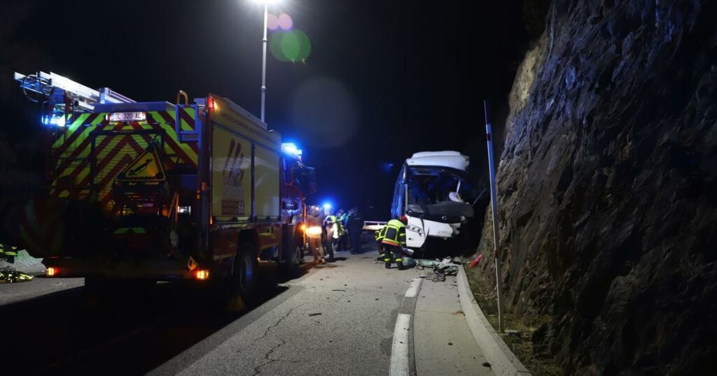 Pyrénées-Orientales : au moins 3 morts et 7 blessés graves, dont un enfant, dans l’accident d’un car espagnol