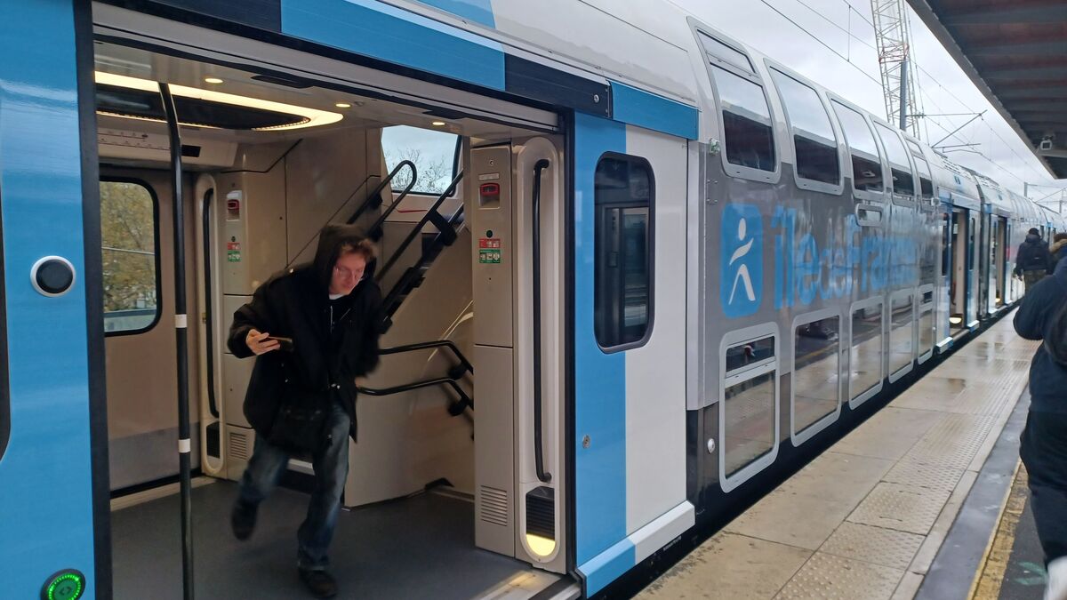 RER A : trafic interrompu sur une partie de la ligne à Paris, reprise estimée à 10 heures