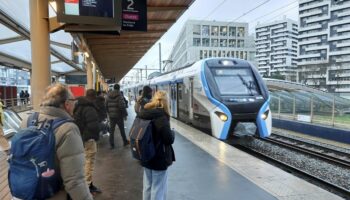 RER E aux heures de pointe jusqu’à Nanterre - la Folie : une première matinée très perturbée