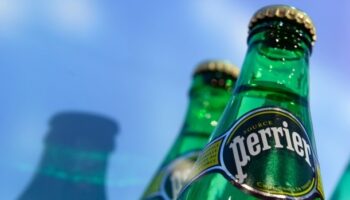 Rapport "accablant": Nestlé invitée à réfléchir à un arrêt de la production d'eau minérale Perrier