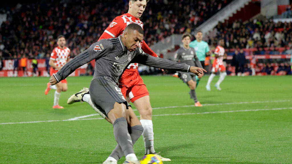 Real Madrid : la vidéo du but de Kylian Mbappé, inscrit depuis un angle fermé contre Gérone