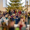 Erzbischof Heiner Koch hat die Sternsinger in einem feierlichen Gottesdienst in Berlin ausgesandt. Foto: Soeren Stache/dpa