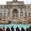 Rome : la fontaine de Trevi rouvre, mais avec un nombre limité de touristes