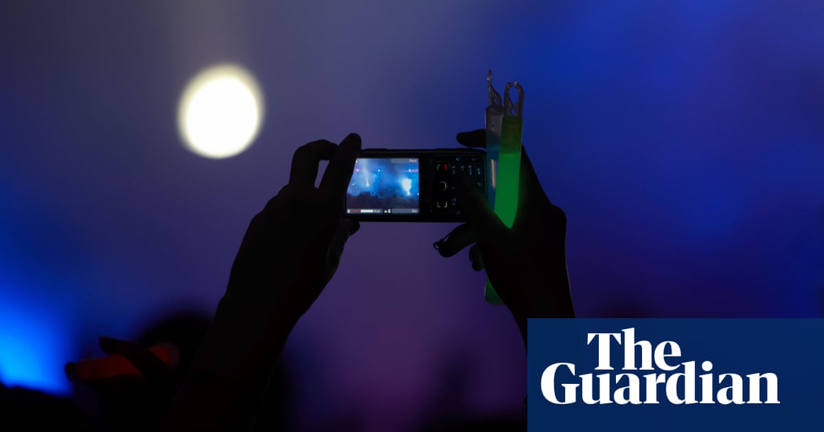 Snap out of it: Manchester club joins growing trend to ban phone cameras