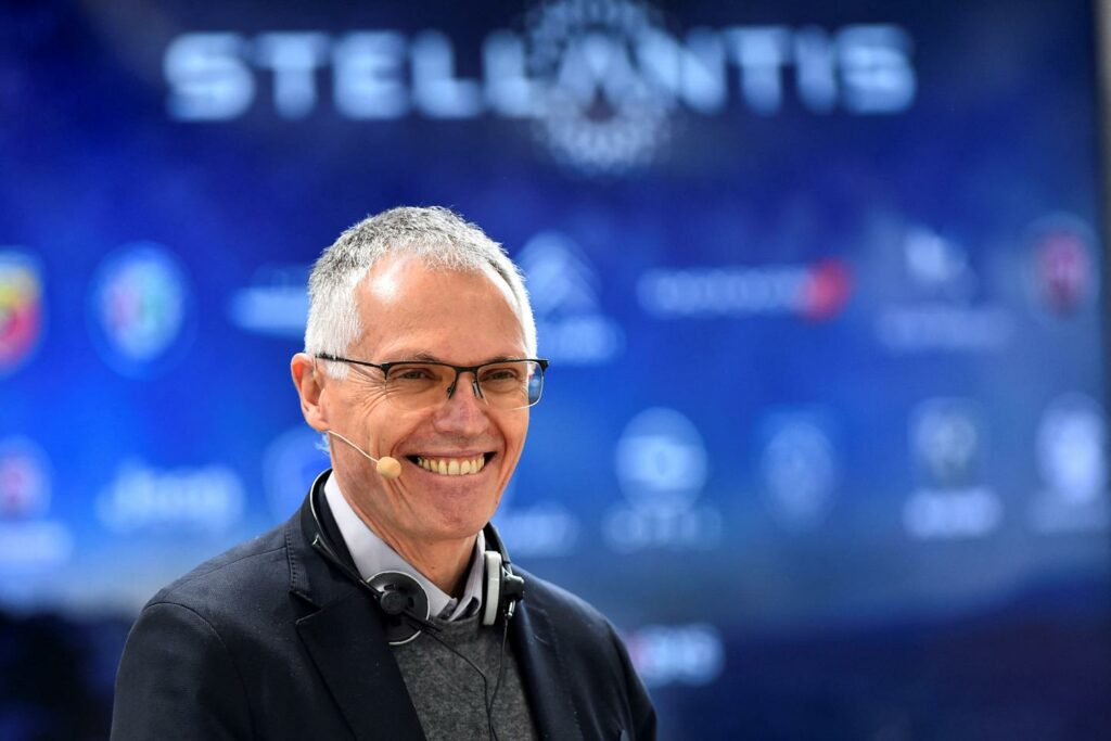 Stellantis annonce la démission « avec effet immédiat » de son patron Carlos Tavares