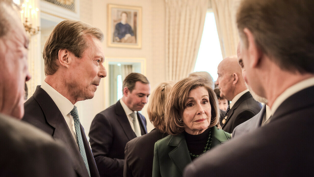 Suite à "une blessure": Nancy Pelosi admise dans un hôpital au Luxembourg