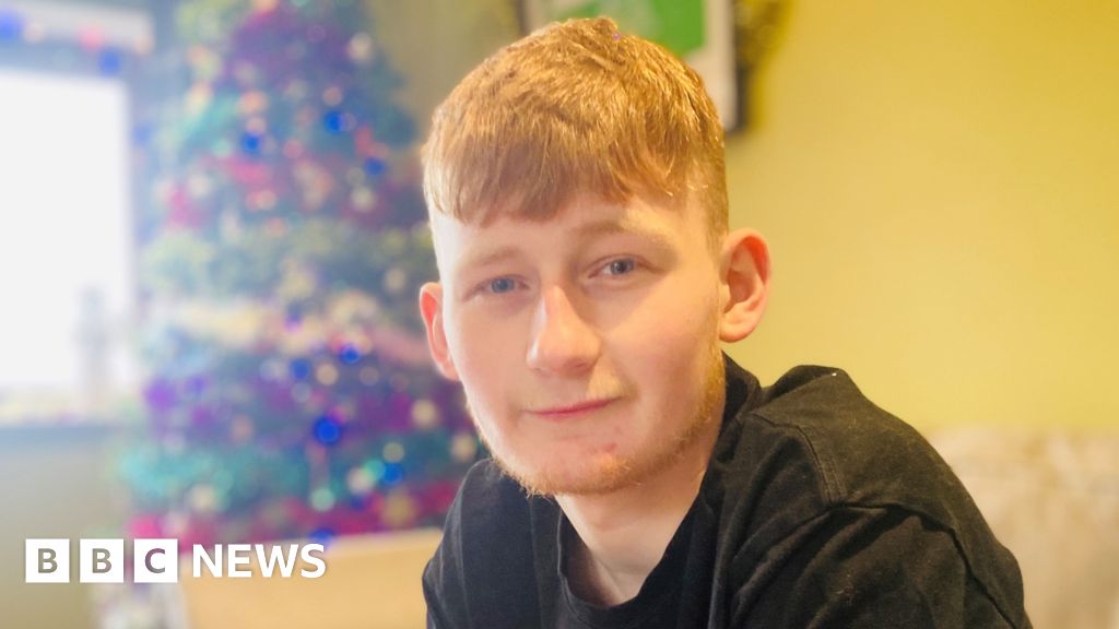 Teenager who lost legs walking again for Christmas